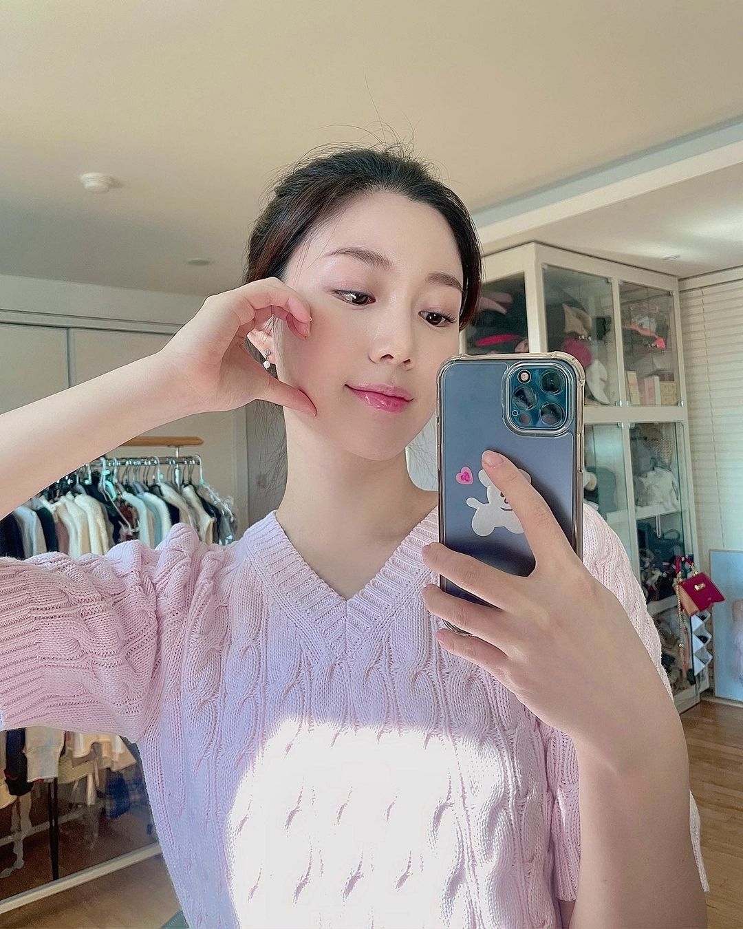 李多寅的生父、繼父都曾犯罪