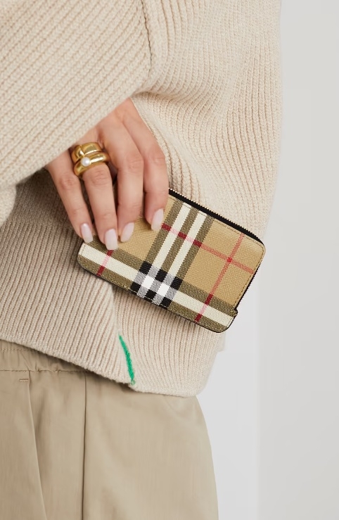 BURBERRY格紋帆布卡包，US$445.28