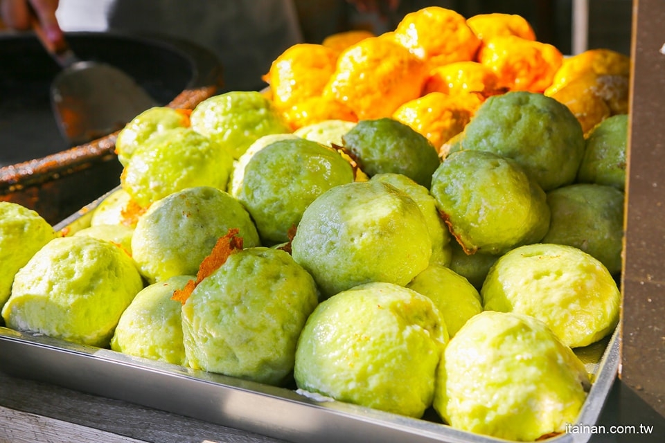 遠遠看還真的以為是橘子和芭樂在鍋裡煎呢。