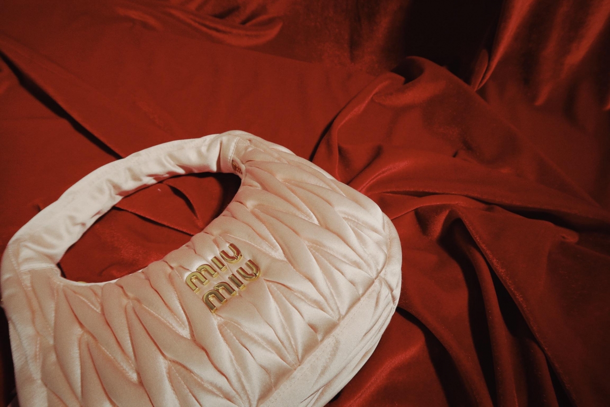 MIU MIU Pink Mini Wander Top Handle Bag NT$69,000