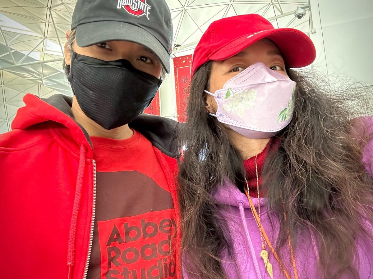 舒淇和馮德倫過年難得同框,毛躁白髮卻意外成為焦點。