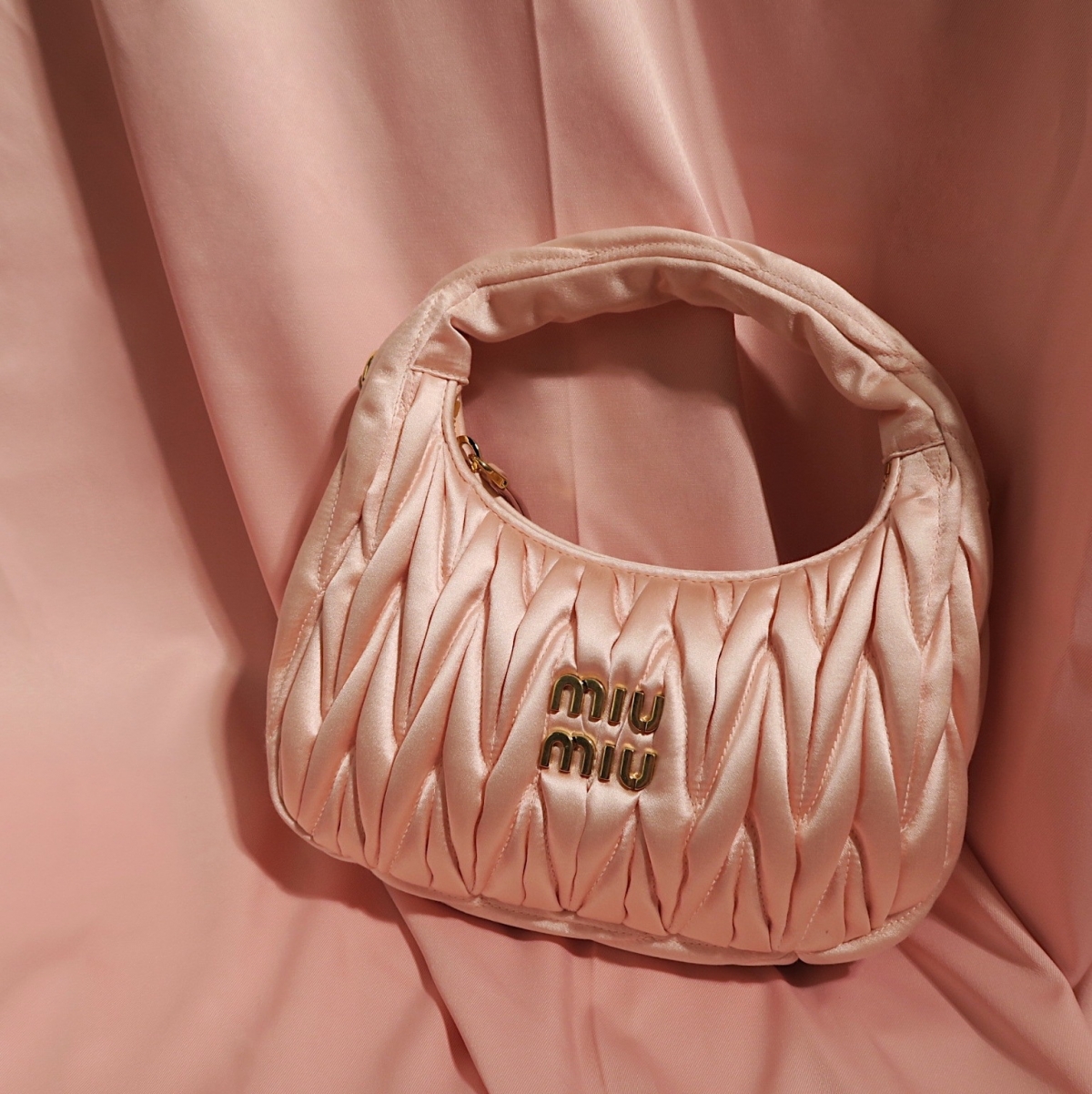 MIU MIU Pink Mini Wander Top Handle Bag NT$69,000