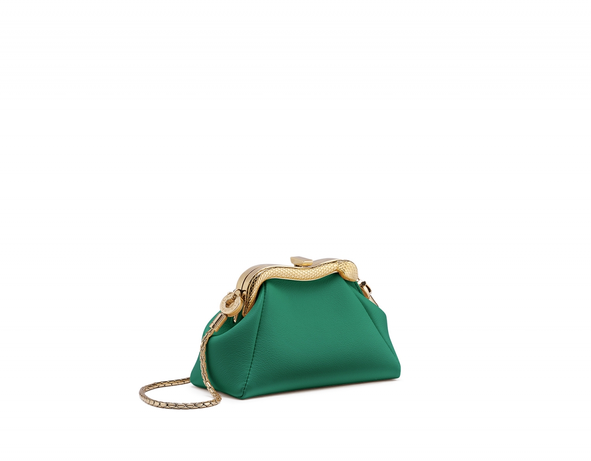 BVLGARI SERPENTINE POUCH祖母綠色小牛皮迷你手拿包_參考售價:約新台幣49,500元