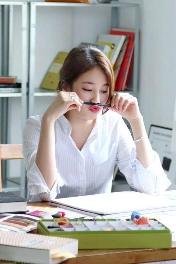 這份工作看似輕鬆，但原PO表示他在公司與同事沒有話聊，更沒有任合業務交流，實在無聊到懷疑人生