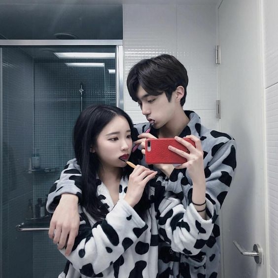 關係較為親密的伴侶大部分會一起刷牙再同時上床睡覺。