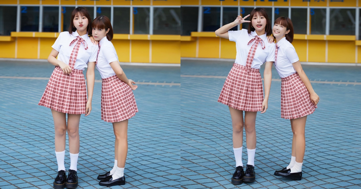 李佳穎換上校服看起來就像少女一般俏麗可愛。