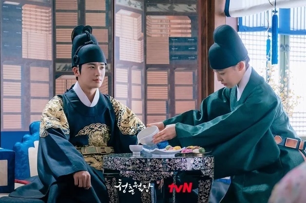 朴炯植在《青春月譚》飾演孤獨王世子「李煥」，讓人心疼。