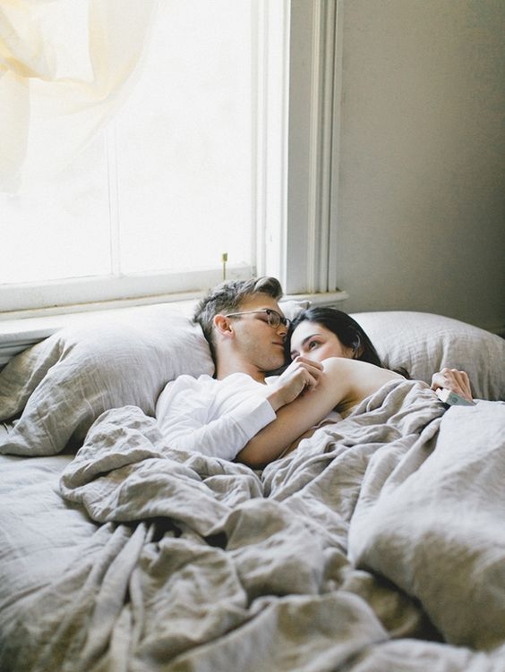 情侶睡前必做的事情4:睡前聊聊天