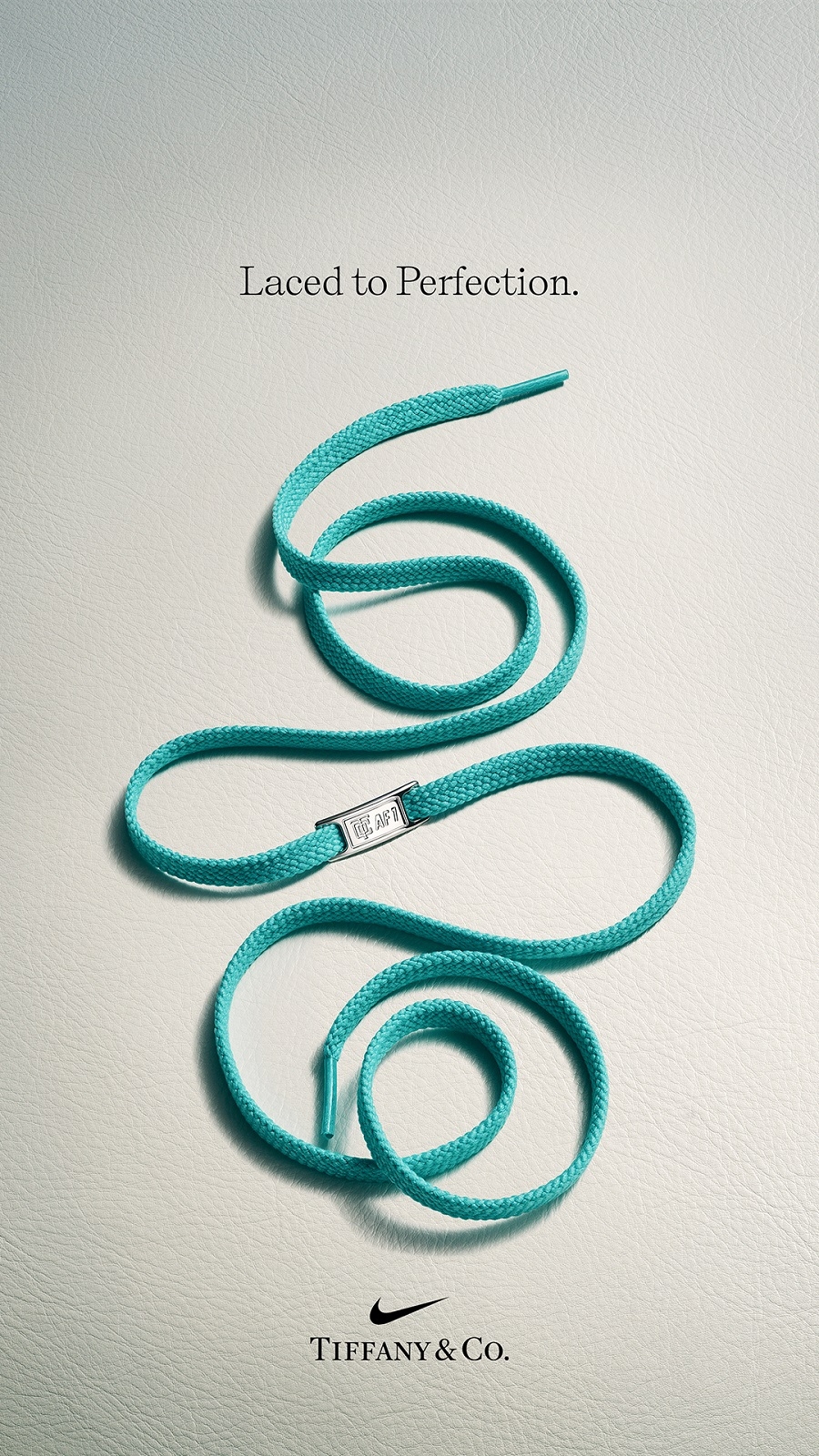 Nike x Tiffany & Co.限量版純銀配飾系列-鞋帶銘牌形象廣告, 建議售價約$250美元至$475美元。