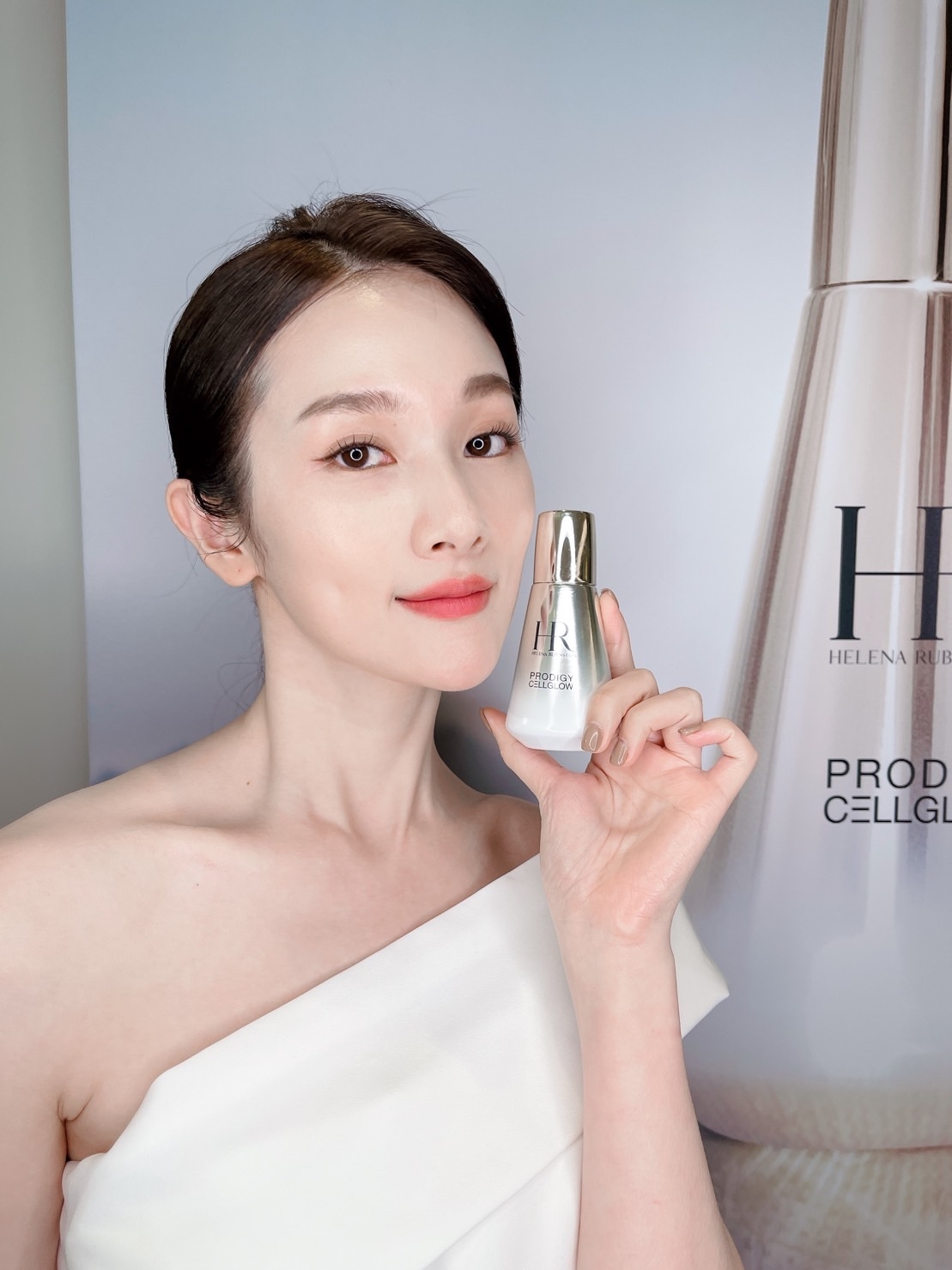 赫蓮娜 極萃高光新生精華50ml,NT$10,700