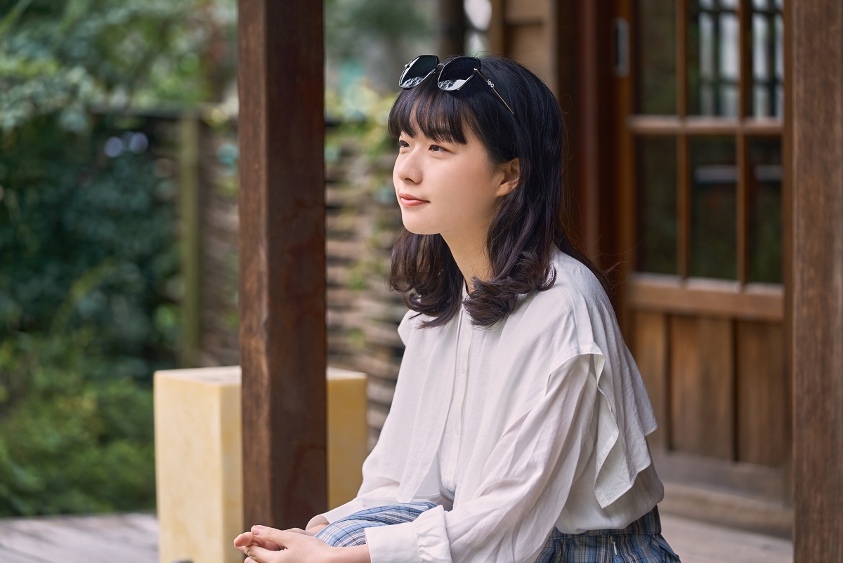 風格豐富的紋樣，不管是工作時較簡約素色的穿搭，還是休假時較輕鬆的裝扮都很百搭。