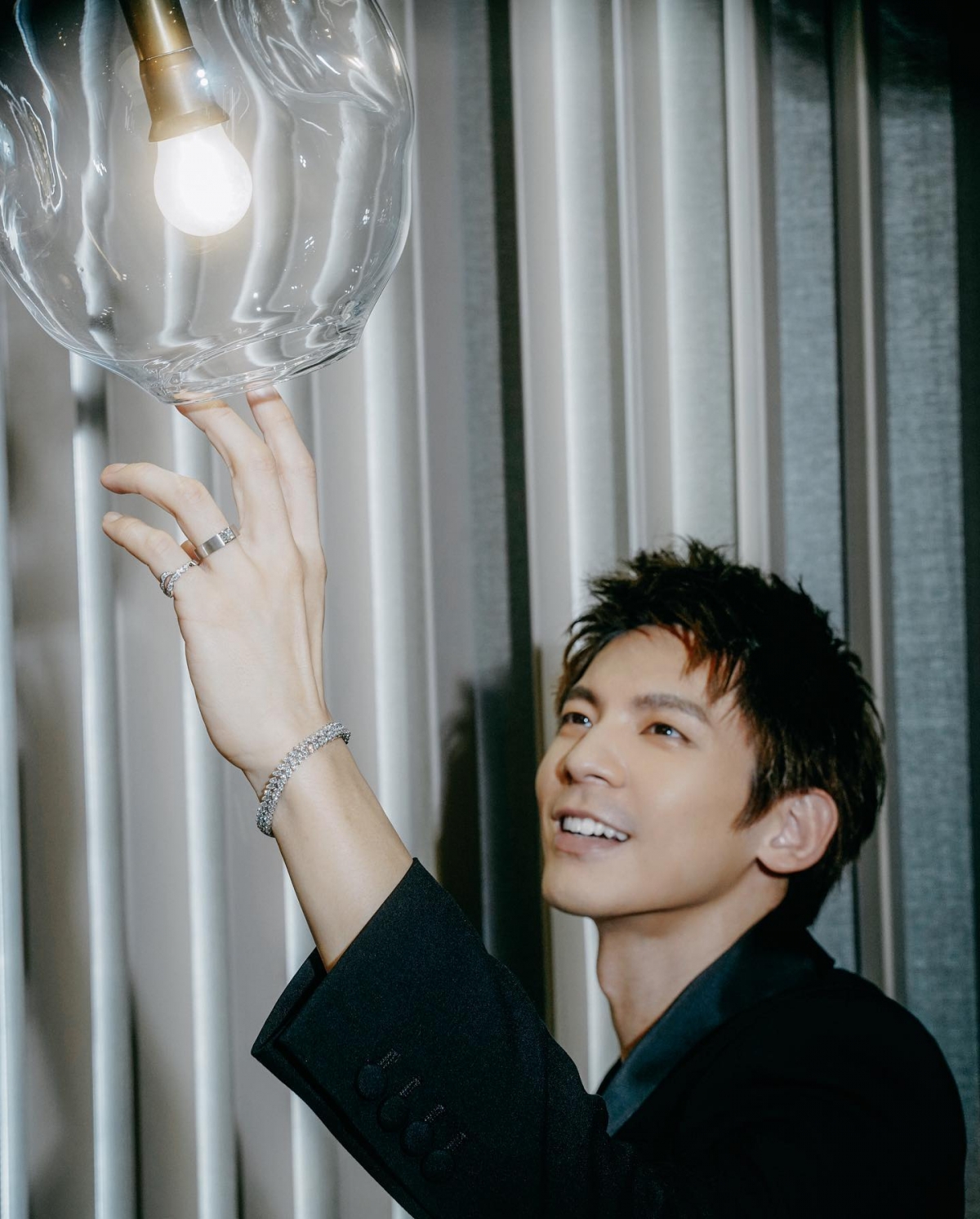 3林柏宏是喜歡創新的水瓶座男孩，當年真的差點就要當化學老師了呢。