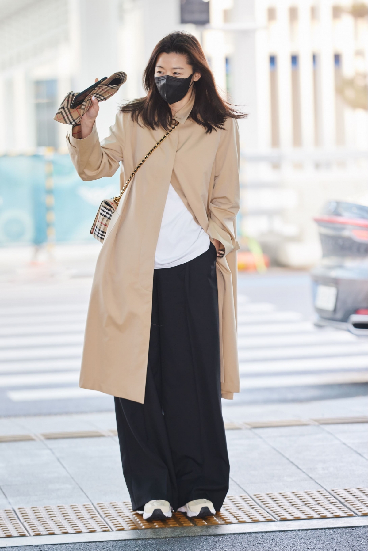全智賢身穿 Burberry