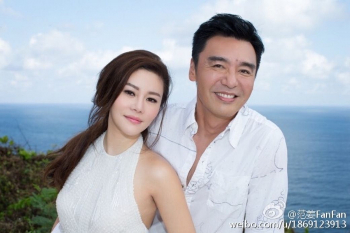 鍾鎮濤阿B的經紀人妻子鍾鎮濤對他不離不棄,患難見真情令人相當感動。