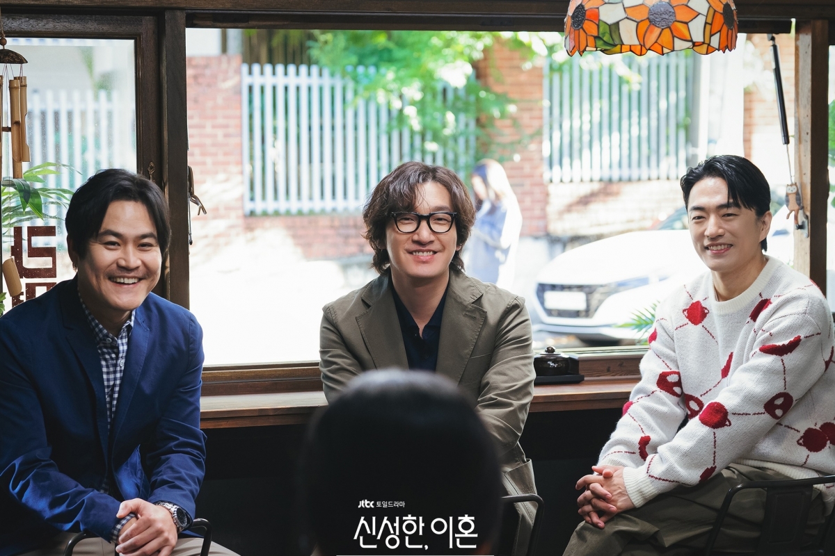 《離婚律師申晟瀚》大叔三劍客相當可愛。