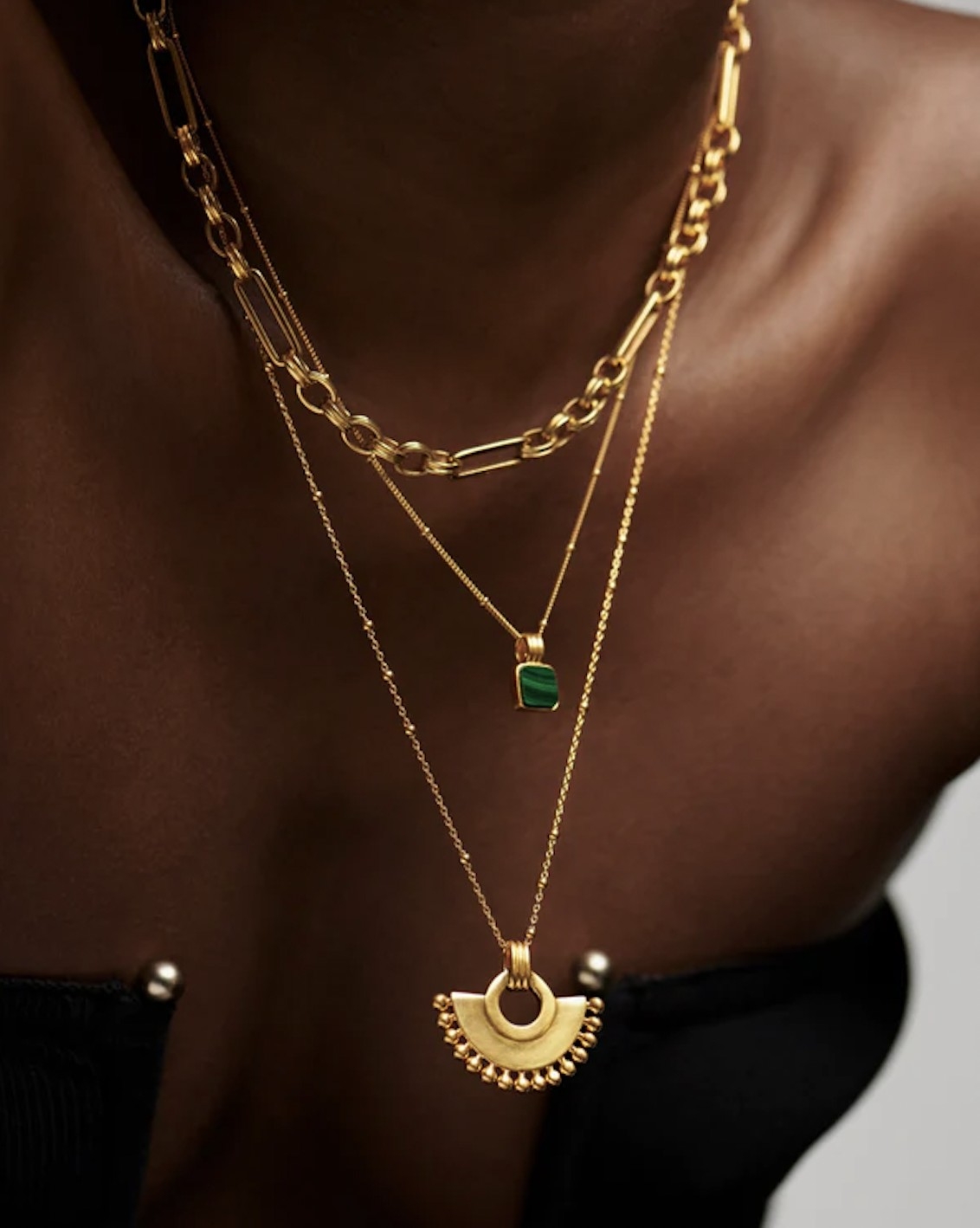 Lucy Williams x Missoma 系列飾品。