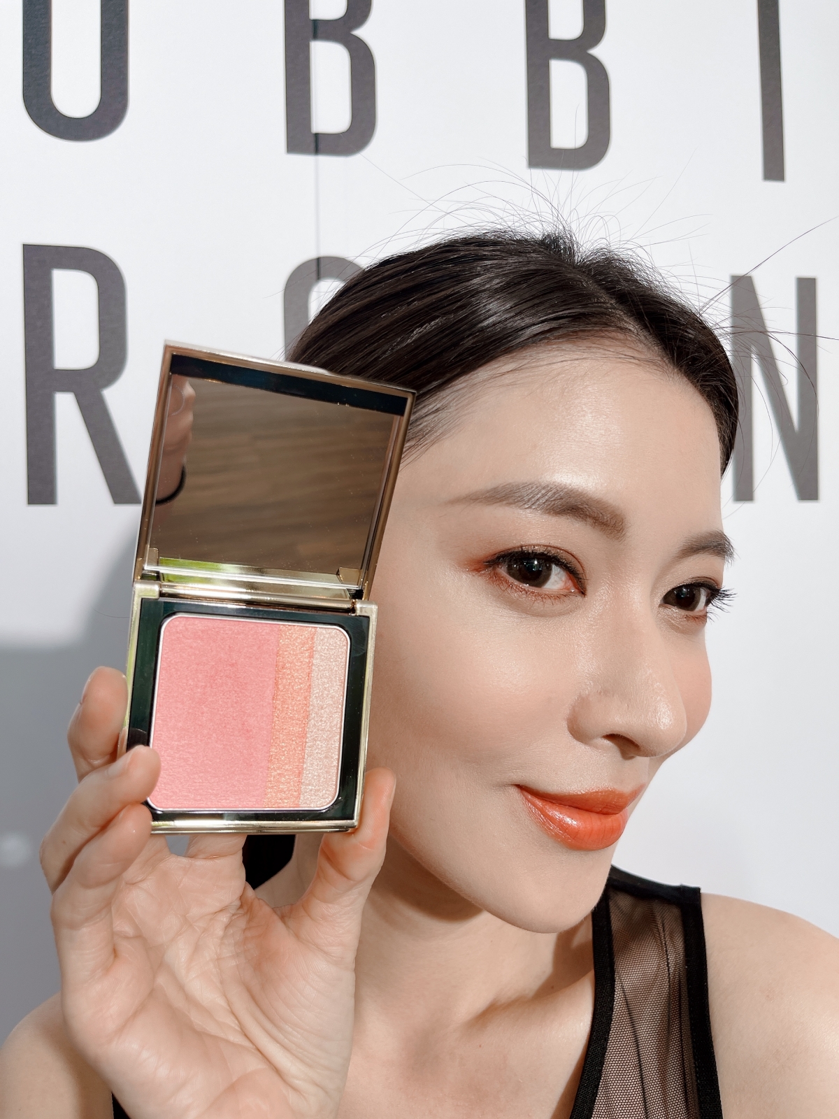 Bobbi Brown金緻漸層絢光腮紅,NT$2,100