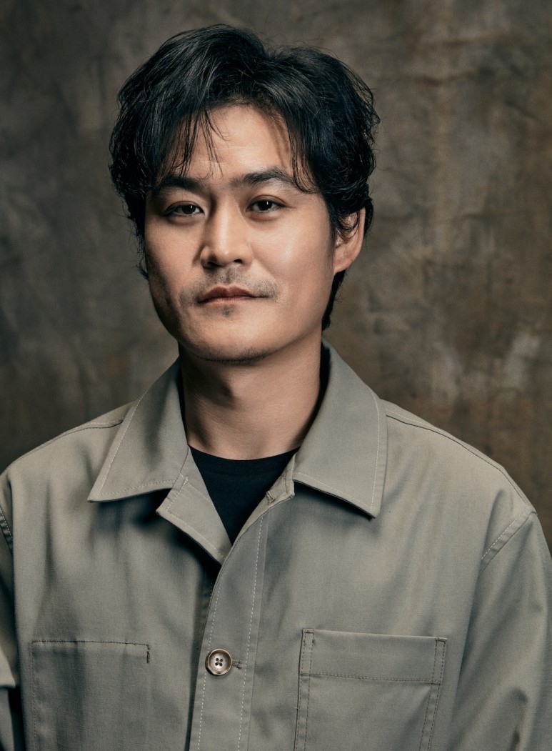 金成均深厚的演技是從話劇苦練而來。