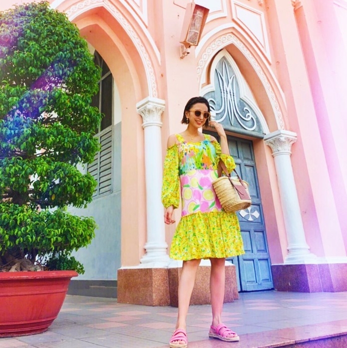 日本櫻花妹示範時尚網美照，「耶穌聖心主教座堂」真的超好拍！