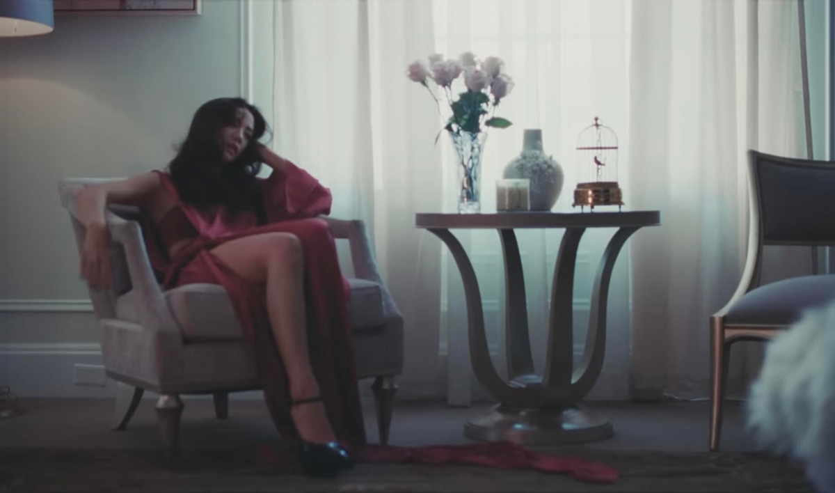 JISOO 〈꽃 FLOWER〉