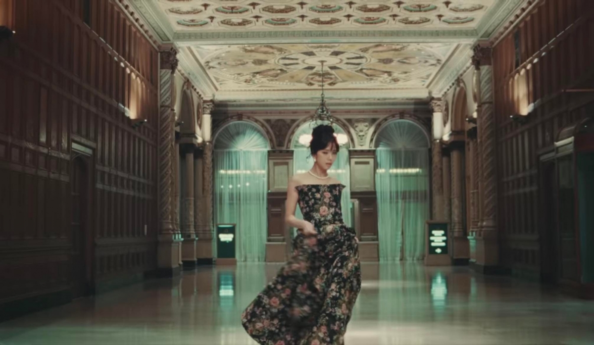 JISOO 〈꽃 FLOWER〉