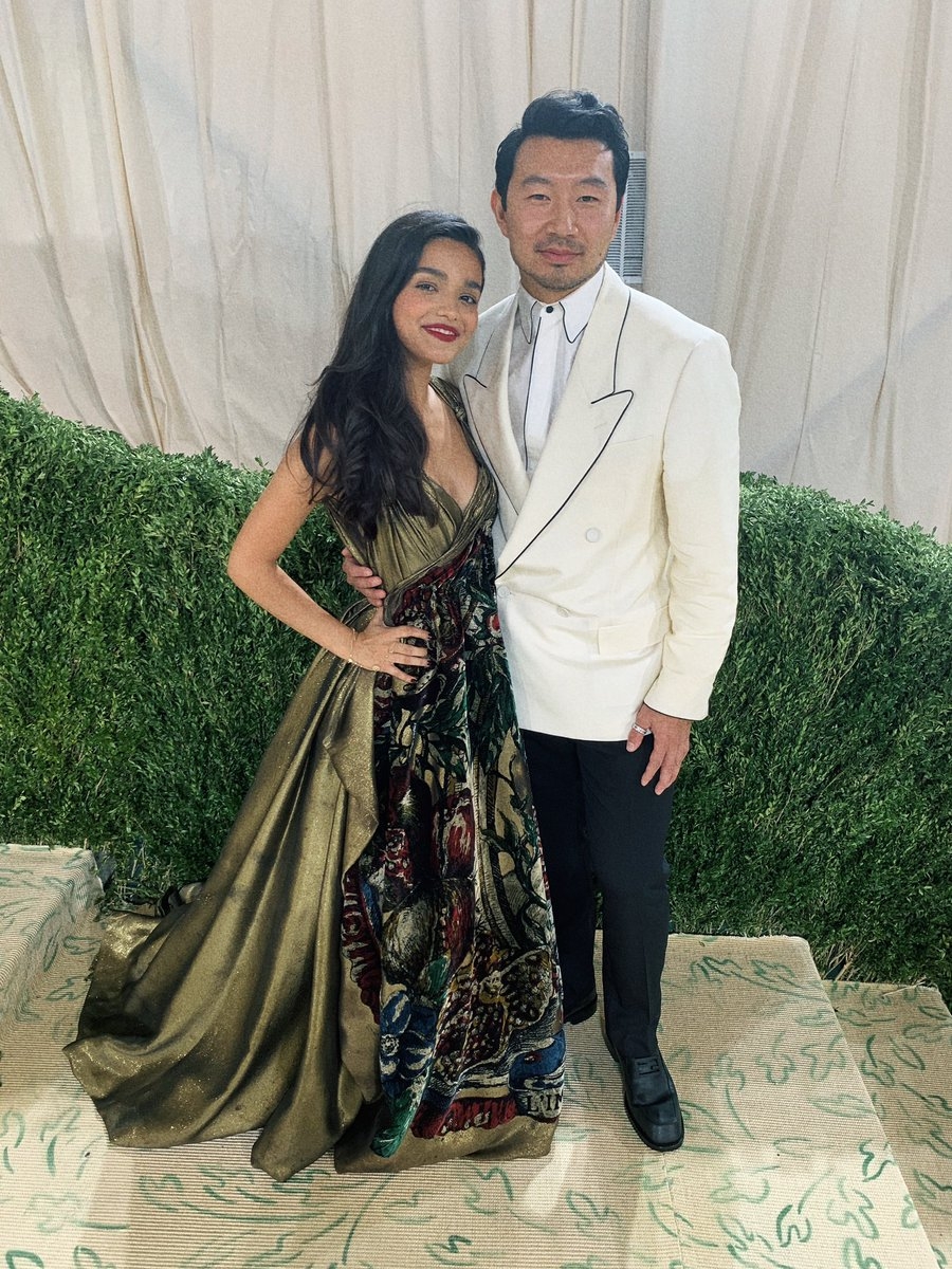 Rachel Zegler跟劉思慕是好友，兩人時常在推特上互動