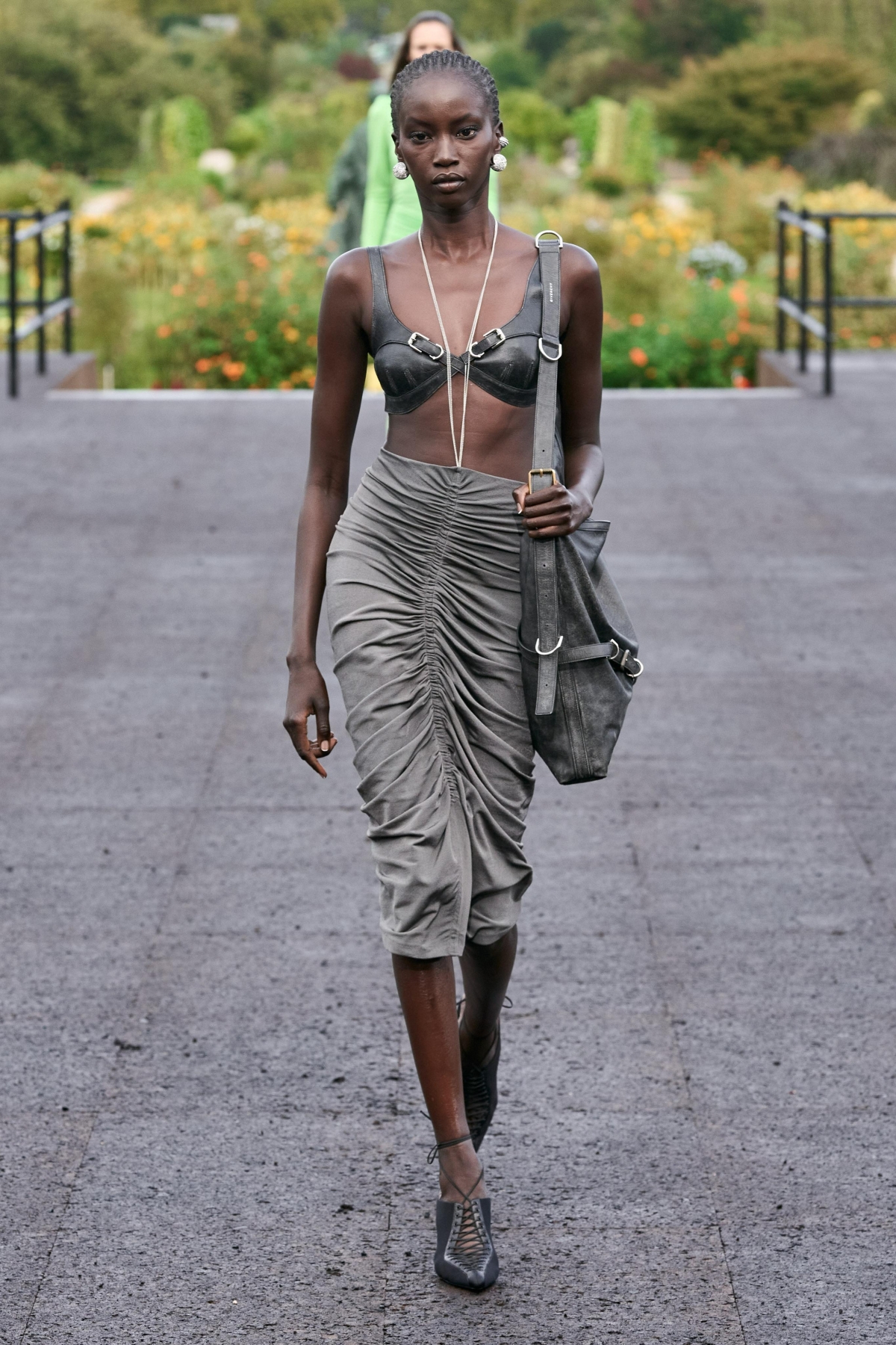 Givenchy 2023春夏系列。