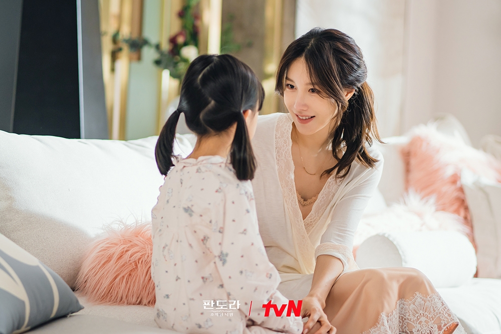 李智雅飾演女主角「洪泰拉」。