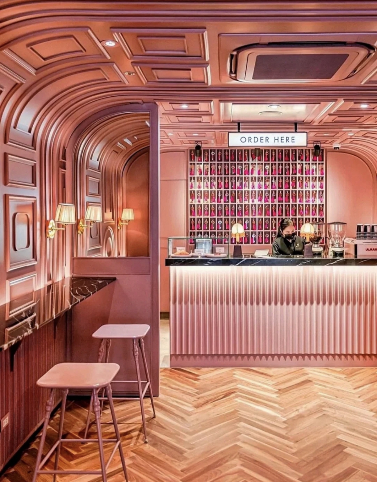 泰國粉紅咖啡廳「The Cassette Coffee Bar」