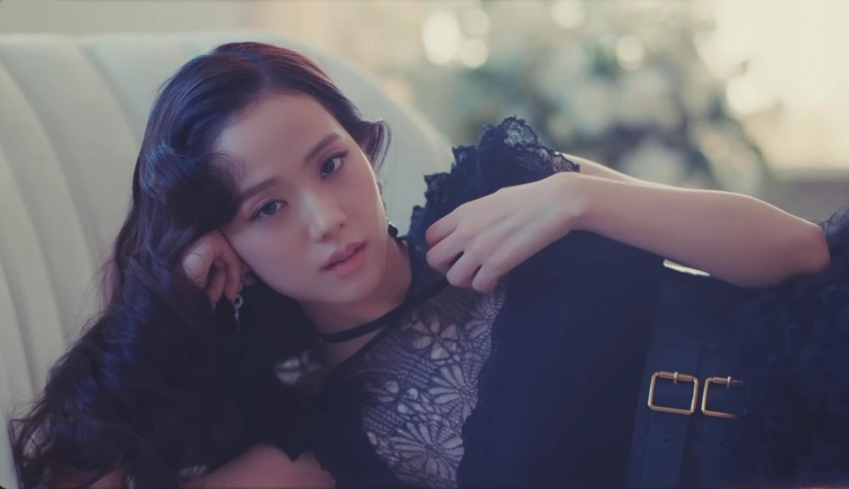 JISOO 〈꽃 FLOWER〉