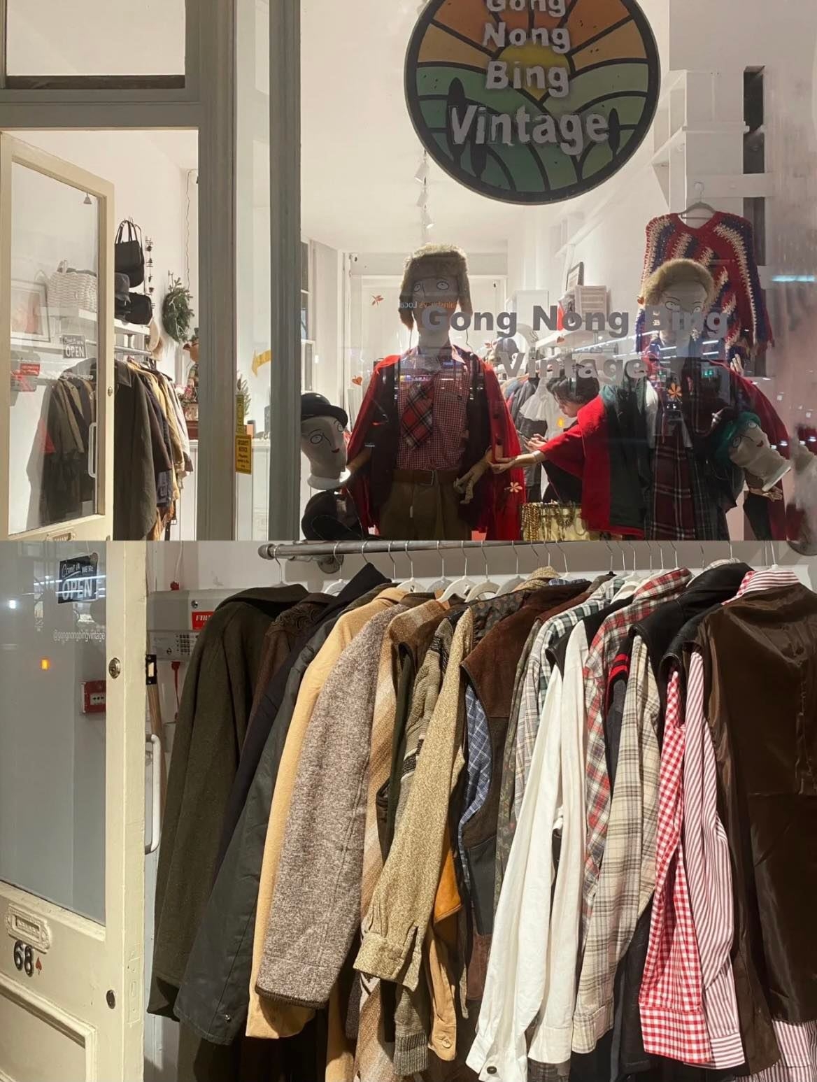 小松菜奈在倫敦逛的古著店。