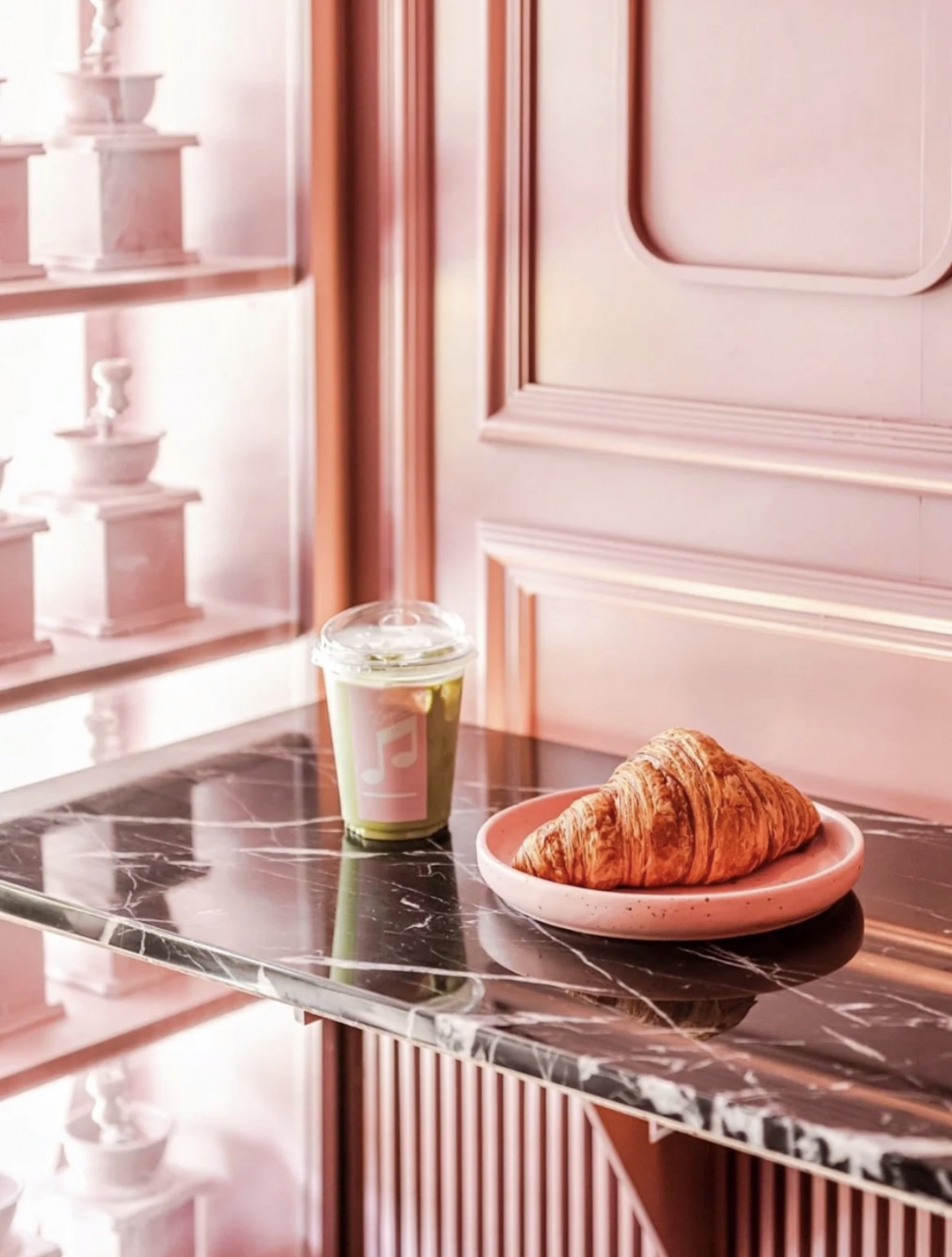 泰國粉紅咖啡廳「The Cassette Coffee Bar」