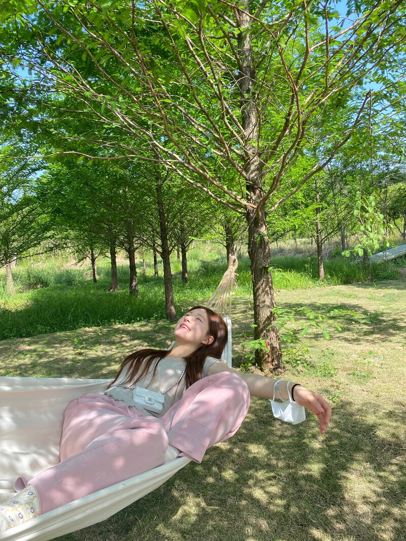 趙露思的名牌包款備受關注