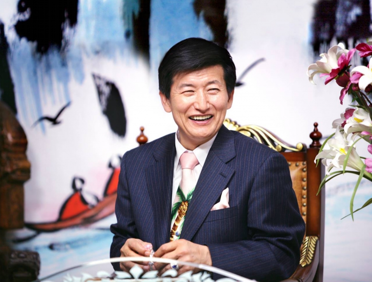 教主「鄭明析」