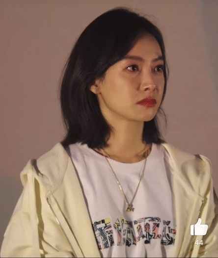 宋茜強忍淚水，但眼眶的濕潤藏不住她的傷心