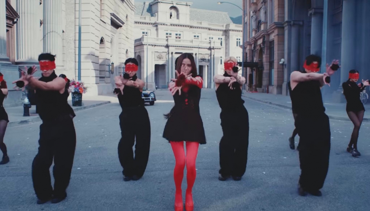 JISOO 〈꽃 FLOWER〉