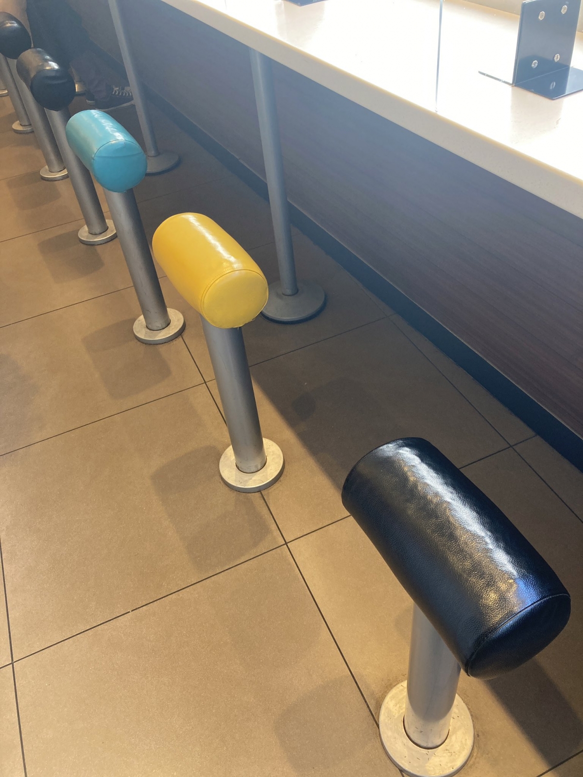 日本網友看到麥當勞的新內用座椅感到傻眼