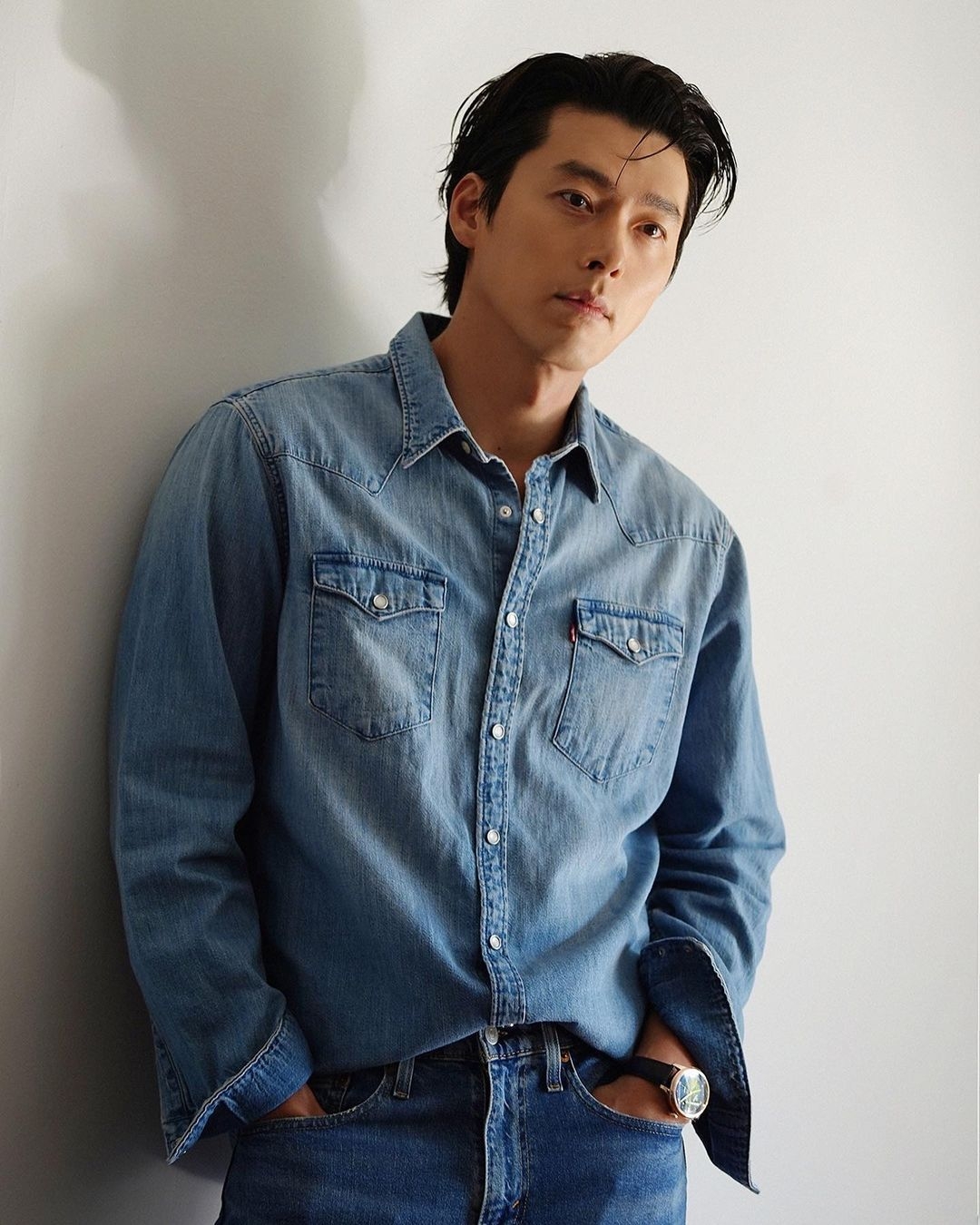 玄彬當爸之後帥氣絲毫未減,粉絲們都很期待看到寶寶新照。