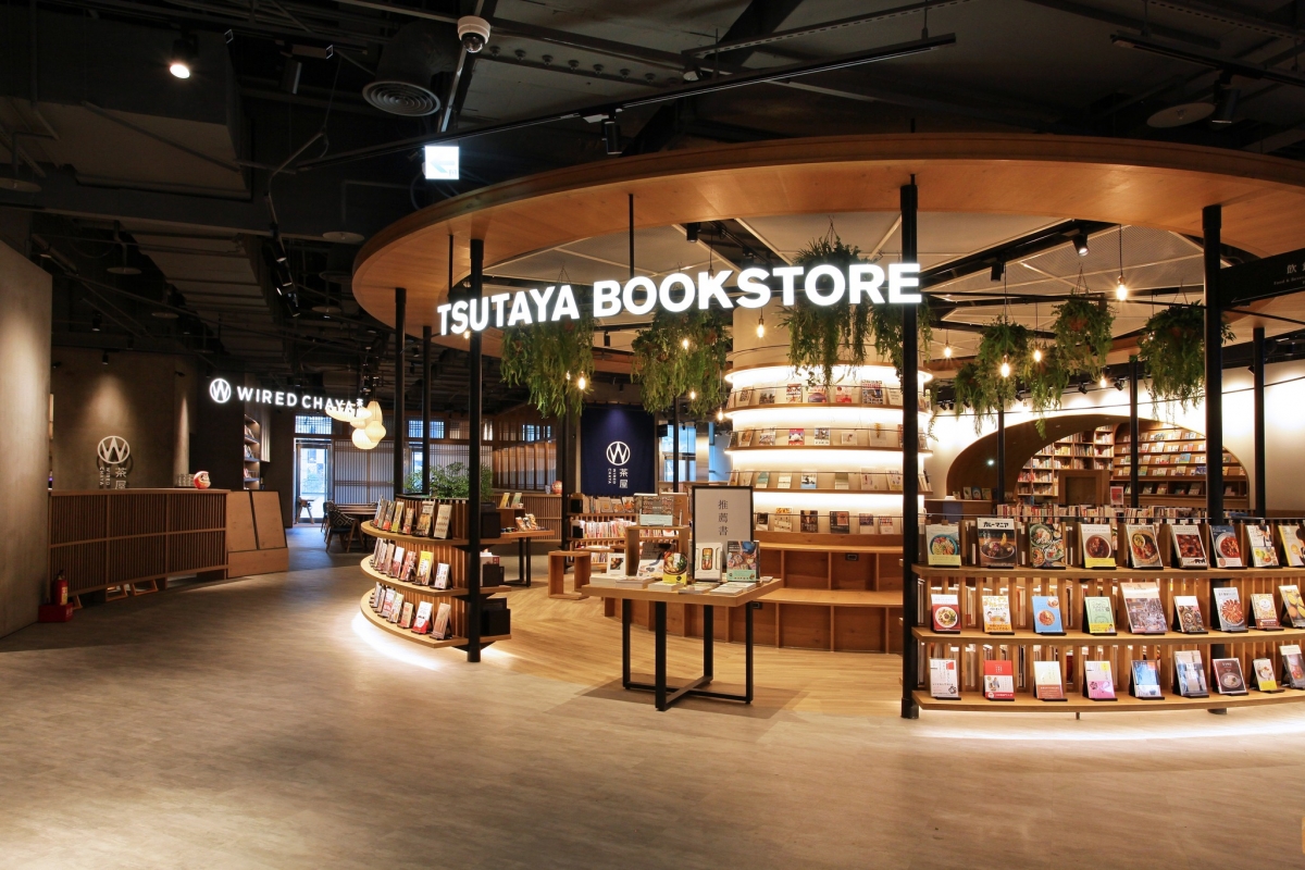 北館的「TSUTAYA BOOKSTORE」主打可以一邊看書一邊喝咖啡，令人期待！