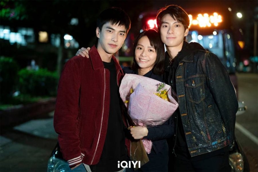 曾敬驊、宋芸樺、彭千祐主演的《不良執念清除師》殺青照。