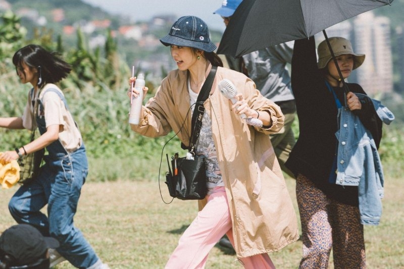 陳庭妮在《本日公休》中飾演大女兒「阿欣」」。