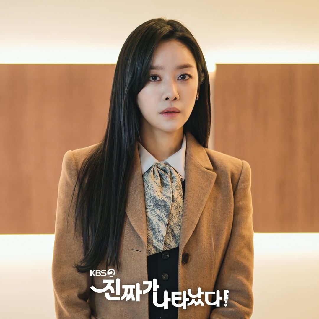 車珠英以柔順長髮和減肥有成的新造型演出《真的出現了》。