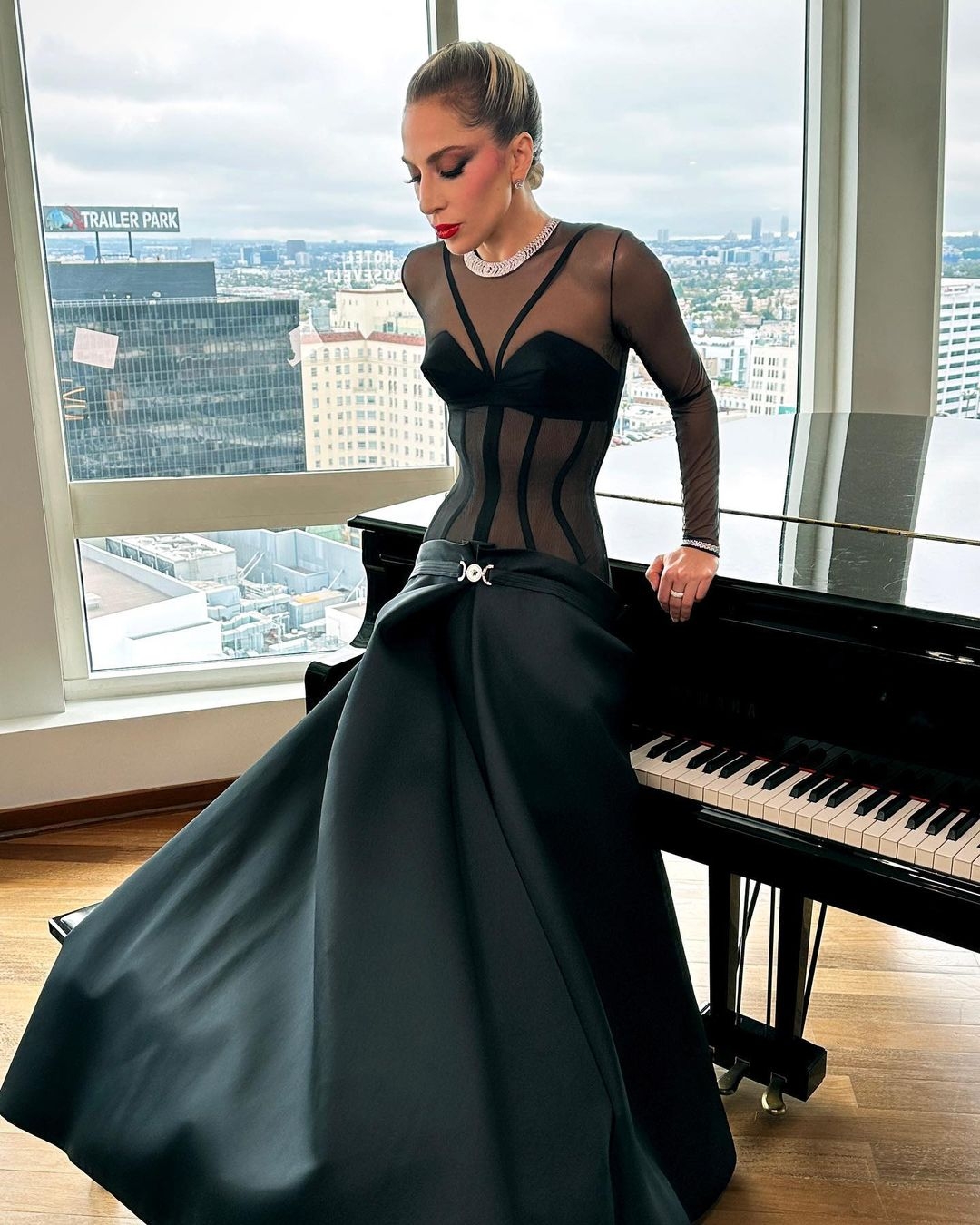 女神卡卡在本屆奧斯卡的禮服造型備受讚譽。