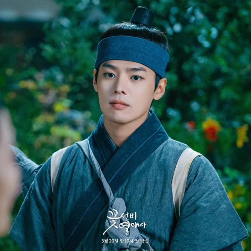 厲雲飾演「姜山」