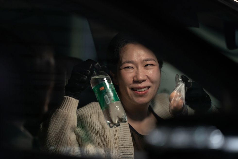 「阿姨」姜賢南是《黑暗榮耀》系列當中最溫暖的角色，第二溫暖的角色應該是房東太太吧（？）