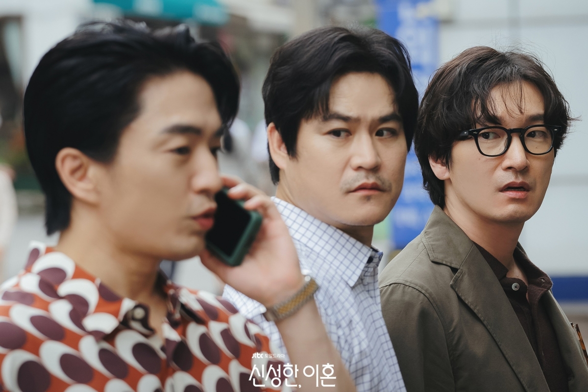 金成均在《離婚律師申晟瀚》與曹承佑和丁文晟展現出可愛的Bromance