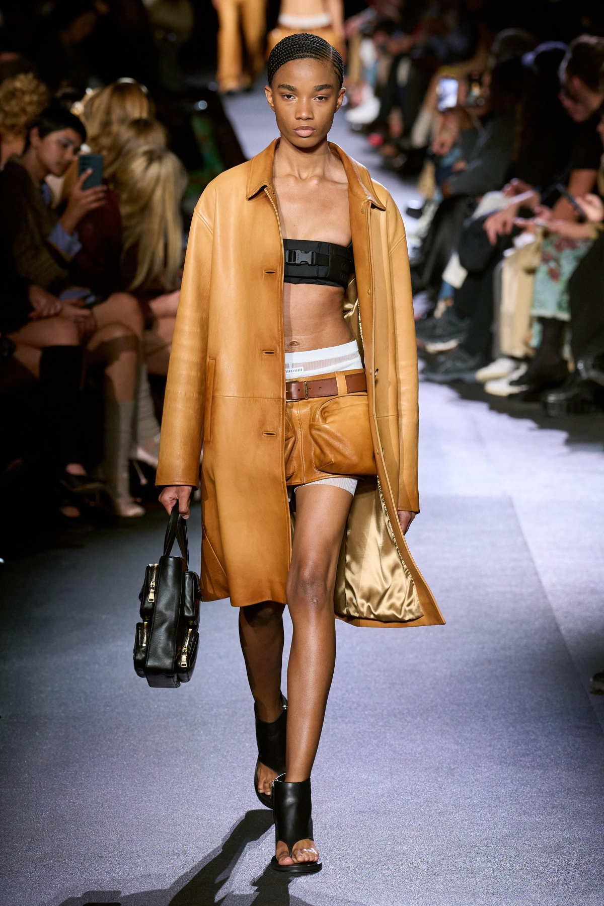 Miu Miu 2023春夏系列。