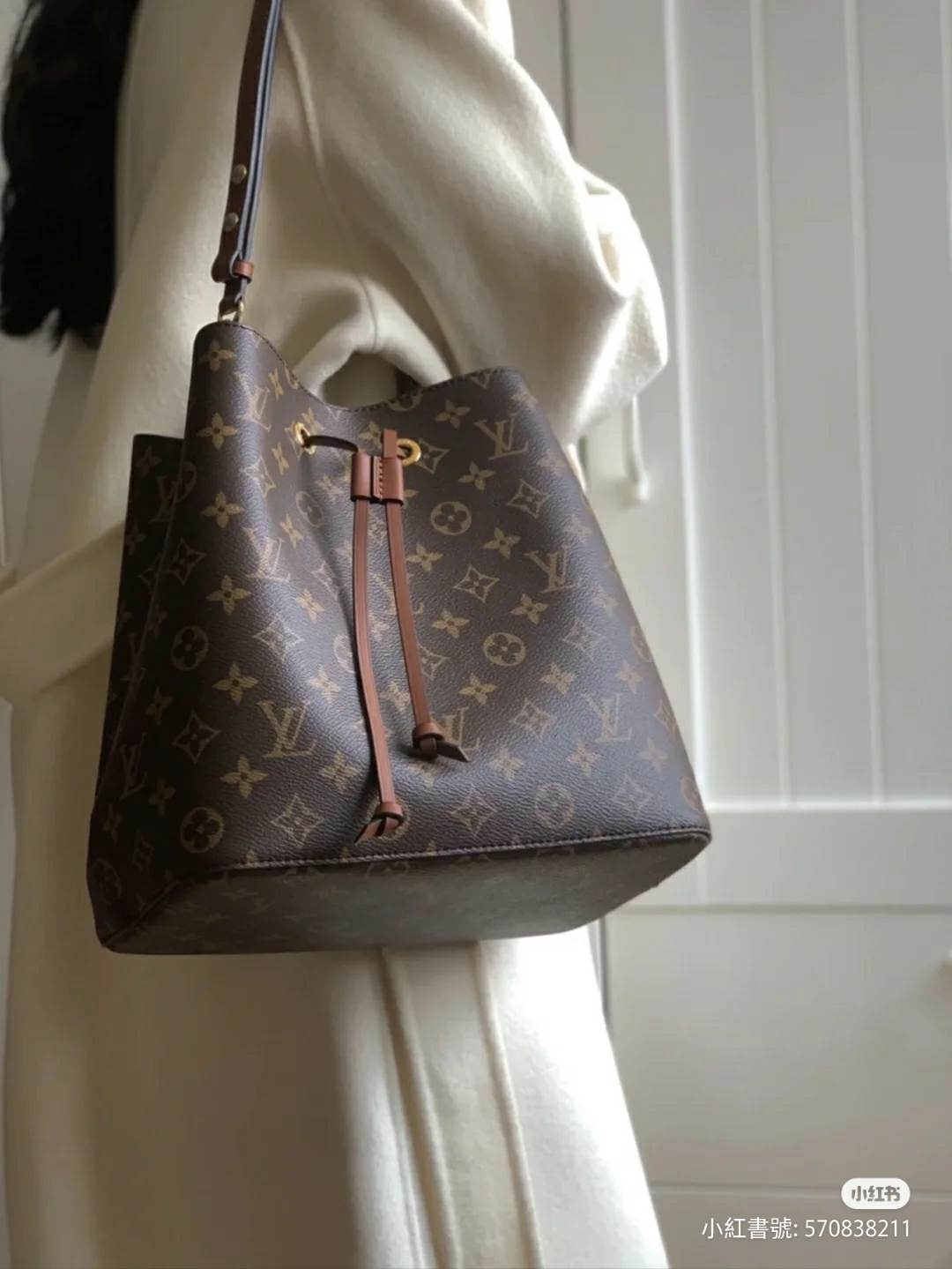 許多人都夢想著要存到一個精品包的錢,來犒賞自己