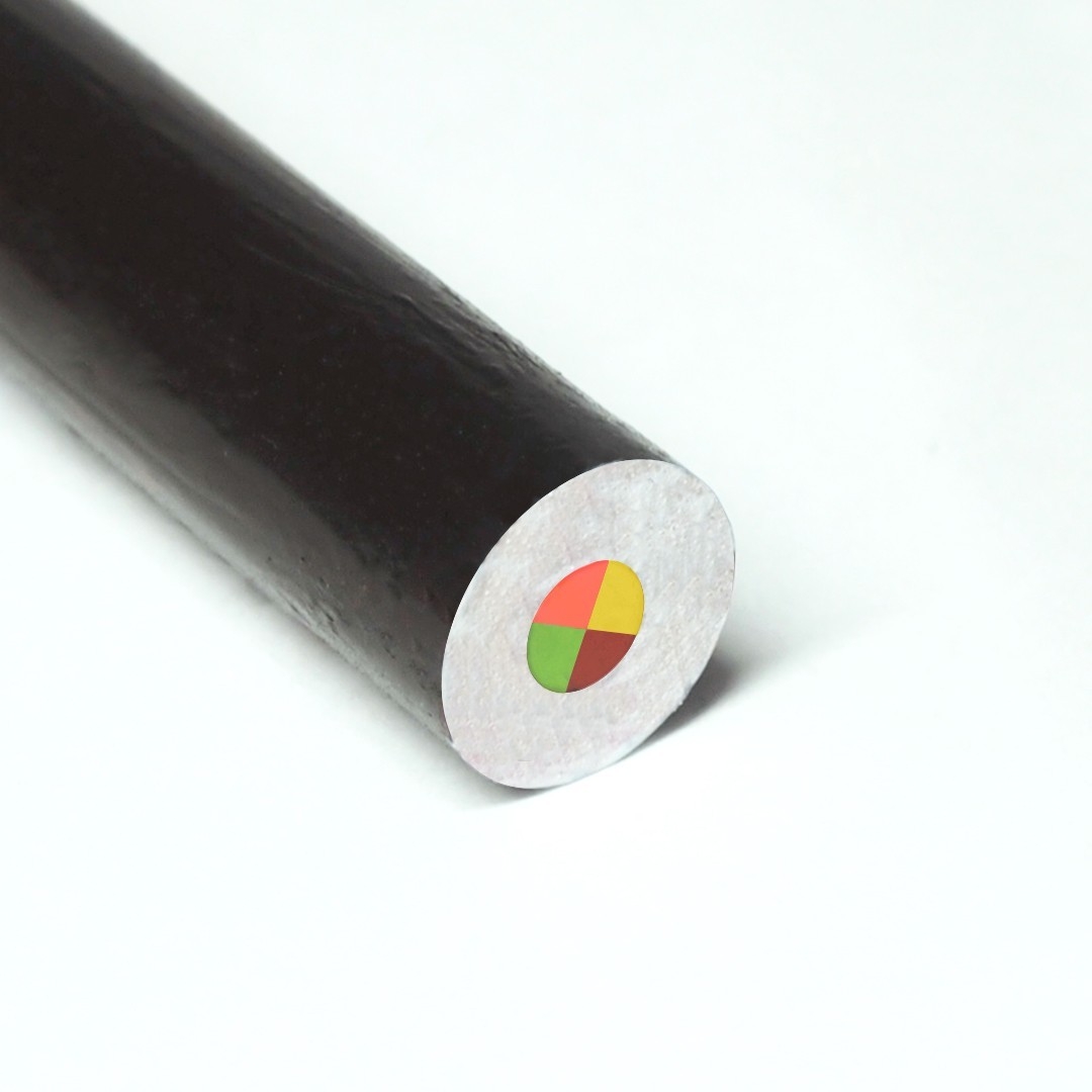 差一點就要把壽司彩色鉛筆吃掉了呢。