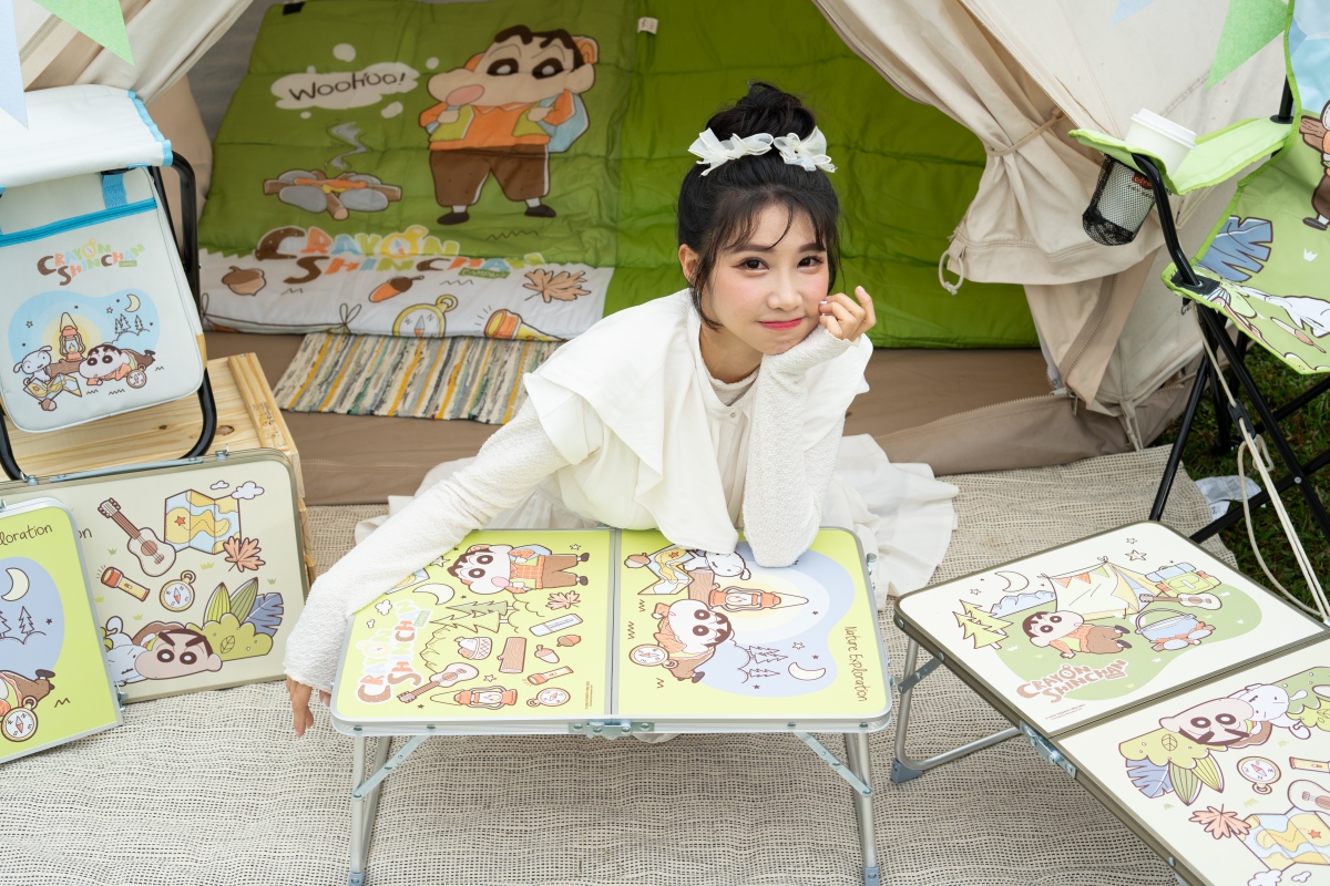 蠟筆小新可攜式鋁合金摺疊桌